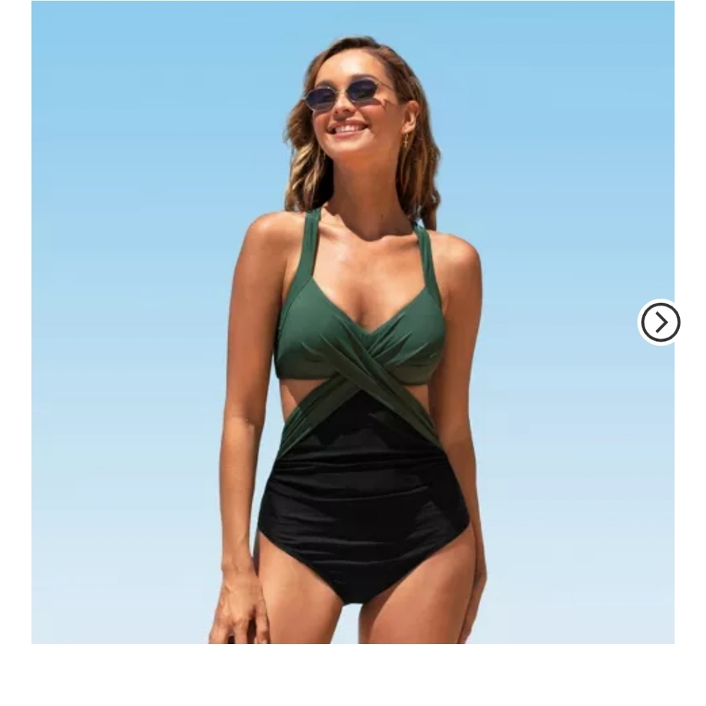 Nwot Green and Black Women's Swimwear
